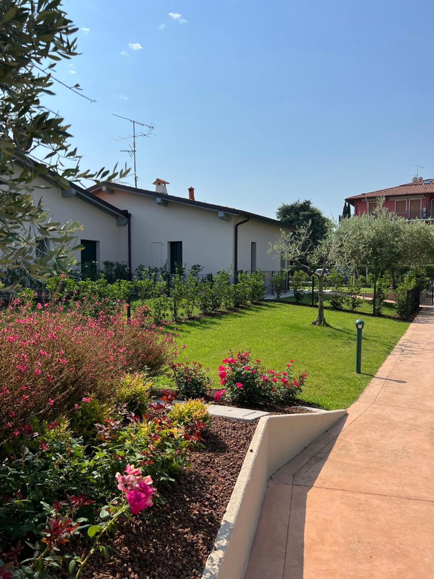 Residence Fiore Rosso Sirmione Ngoại thất bức ảnh