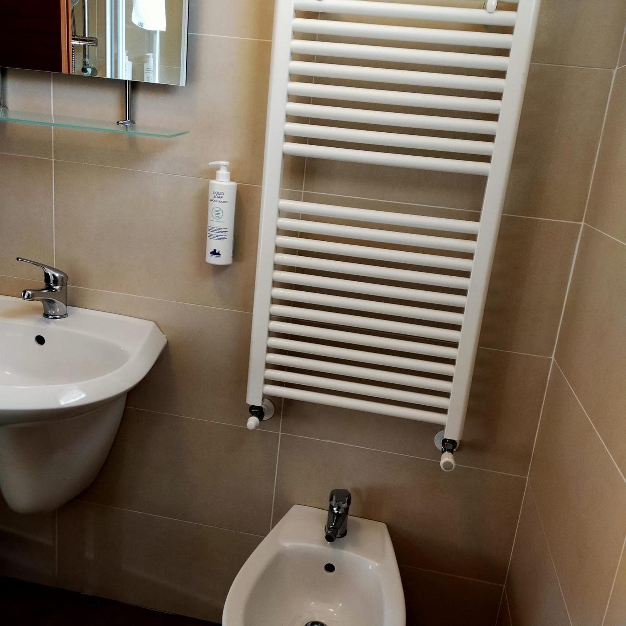 Residence Fiore Rosso Sirmione Phòng bức ảnh