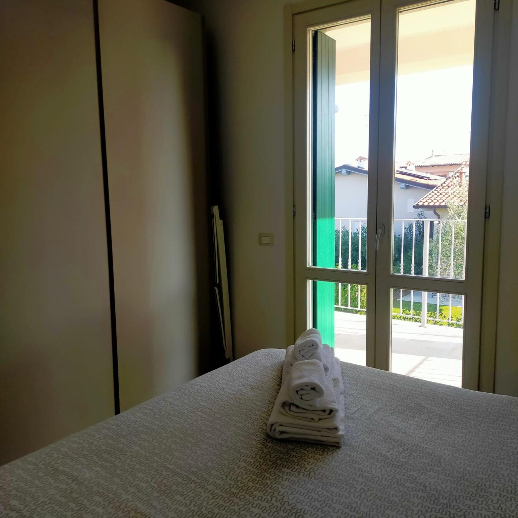 Residence Fiore Rosso Sirmione Phòng bức ảnh