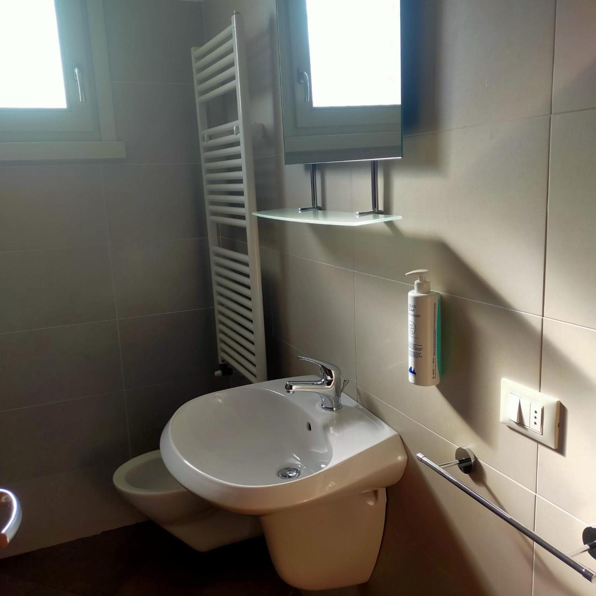 Residence Fiore Rosso Sirmione Phòng bức ảnh