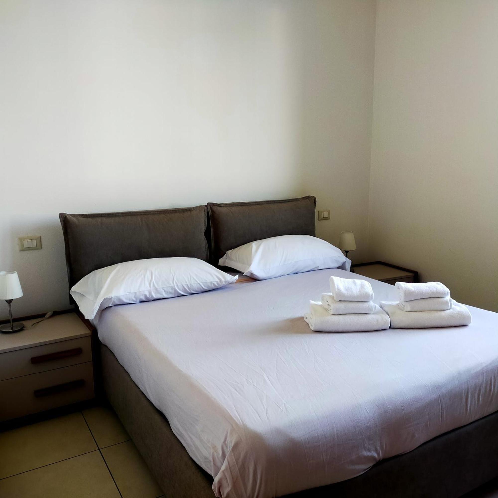 Residence Fiore Rosso Sirmione Phòng bức ảnh